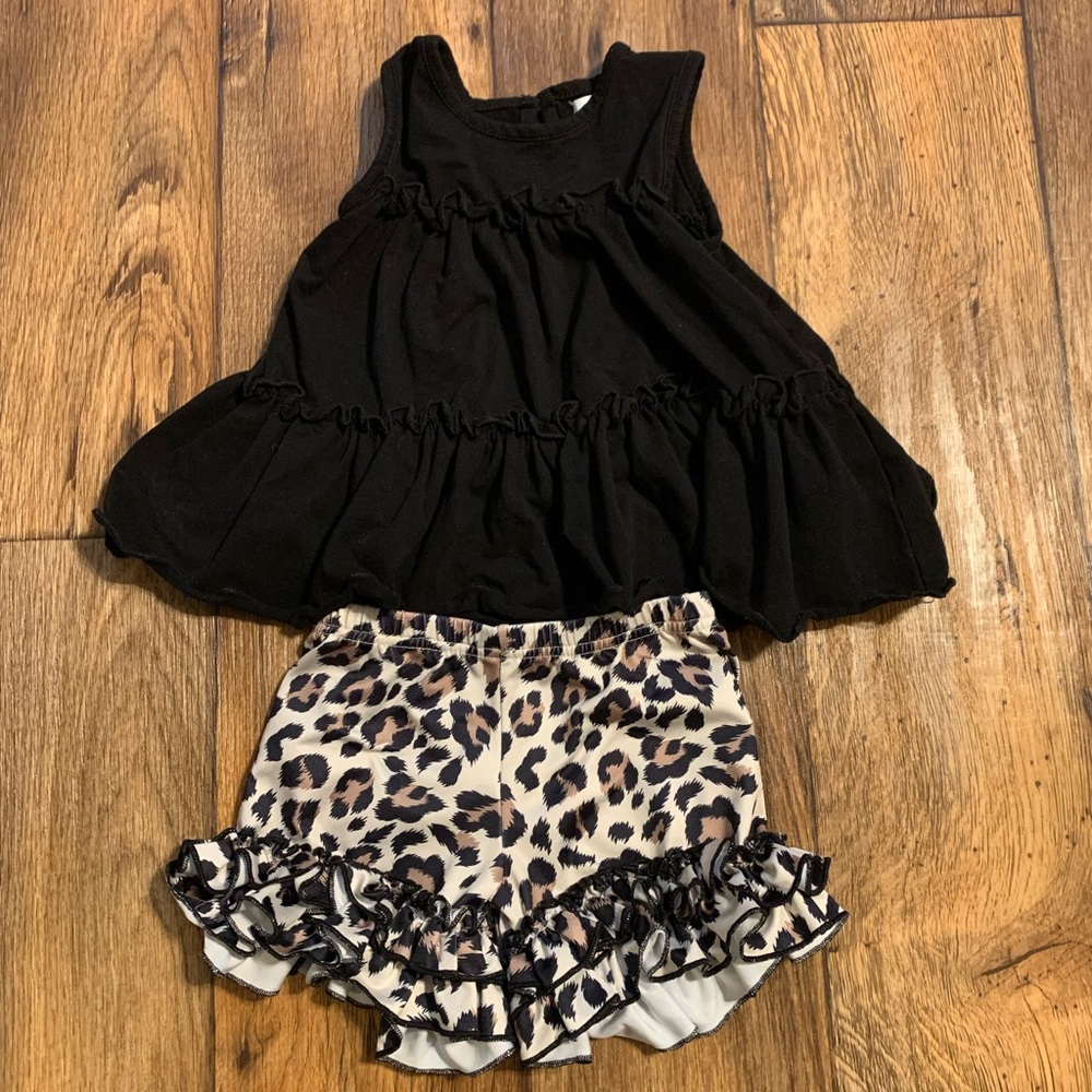 Black Ruffle Top & Animal Print Shorts Set - size: 4/5
